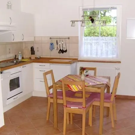 Rügen - 300 M Zum *