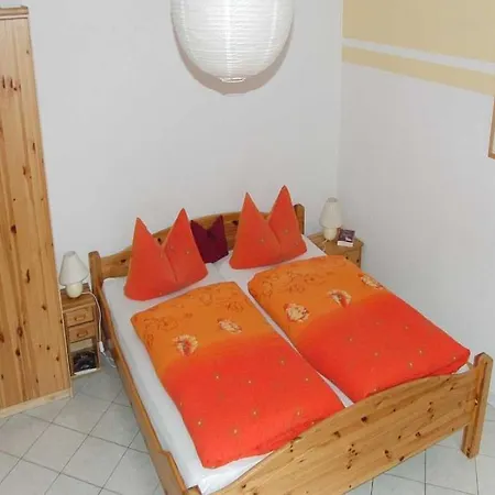 Rügen - 300 M Zum *