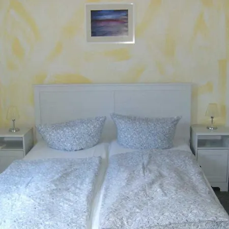 Rügen - 300 M Zum *