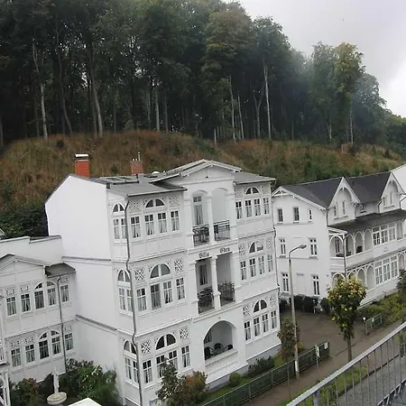 Villa Rügen - 300 M Zum *