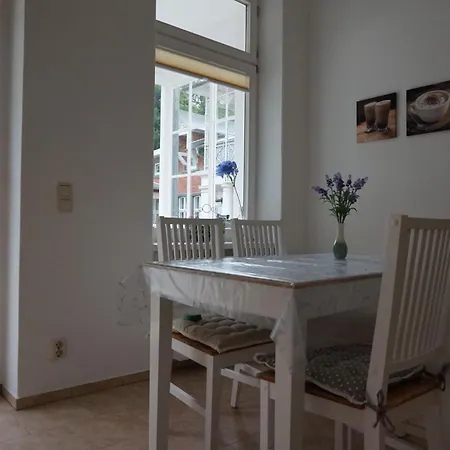 Villa Rügen - 300 M Zum *