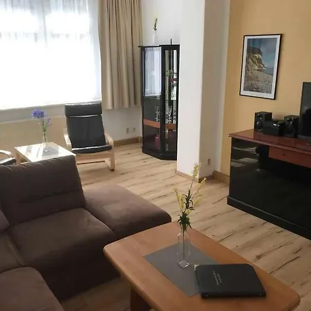 Rügen - 300 M Zum *