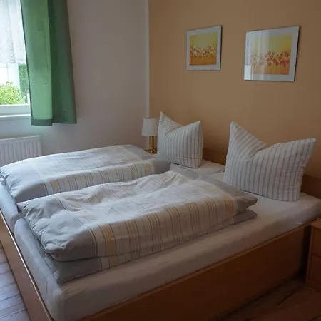 Villa Rügen - 300 M Zum *