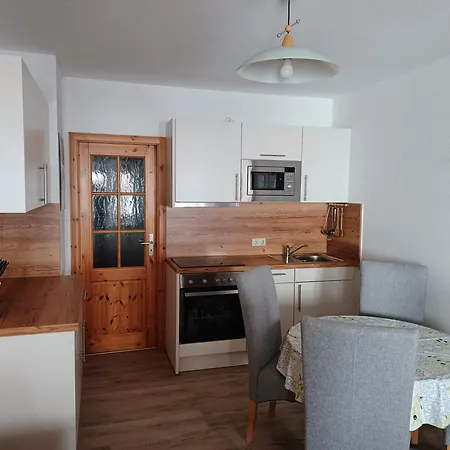 Rügen - 300 M Zum *